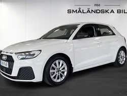 Vit Begagnad 2021 Audi A1 Sportback Proline Halvkombi | 199 000 kr (Marknadspris)