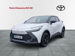 Vit Begagnad 2024 Toyota C-HR Style SUV | 419 000 kr (Marknadspris)