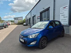 Blå Begagnad 2013 Hyundai i20 Premium Halvkombi | 53 899 kr (Marknadspris)