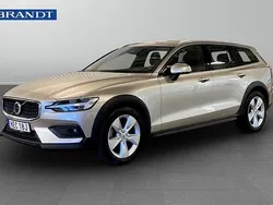 Begagnad 2023 Volvo V60 CC Kombi | 364 900 kr (Bra pris)
