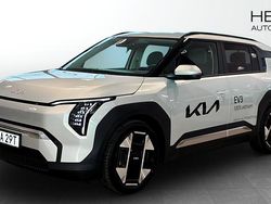 Grå (silver) Begagnad 2025 Kia EV3 Plus SUV | 499 900 kr (Marknadspris)