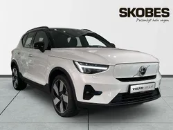 Vit Begagnad 2024 Volvo XC40 Plus SUV | 449 900 kr (Marknadspris)