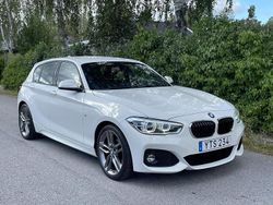Vit Begagnad 2019 BMW 120 M Sport Halvkombi | 199 000 kr (Marknadspris)