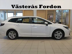 Vit Begagnad 2022 Toyota Corolla Active Kombi | 242 900 kr (Marknadspris)