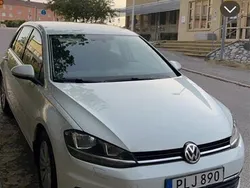 Vit Begagnad 2018 VW Golf VII Halvkombi | 125 000 kr (Marknadspris)
