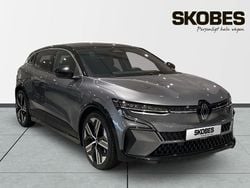 Grå Begagnad 2024 Renault Mégane Iconic Halvkombi | 369 000 kr (Lite dyr)