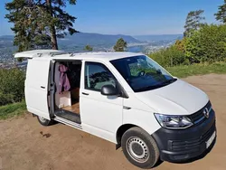 Vit Begagnad 2016 VW T6 Van | 195 000 kr