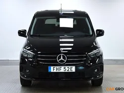 Svart Ny 2025 Mercedes T180 Minibuss | 389 900 kr