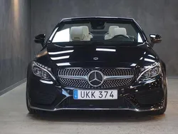 Svart (svart metallic) Begagnad 2018 Mercedes C180 AMG Cab | 339 900 kr (Marknadspris)
