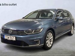 Blå Begagnad 2018 VW Passat GTE Kombi | 159 900 kr (Superpris)