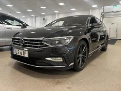 Svart (deep black pearl) Begagnad 2022 VW Passat GT Kombi | 299 900 kr (Marknadspris)