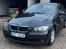 Svart Begagnad 2006 BMW 320 Advantage Sedan | 59 500 kr (Marknadspris)
