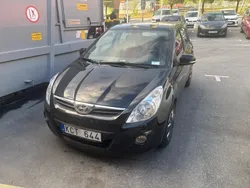 Svart Begagnad 2012 Hyundai i20 Premium Halvkombi | 59 999 kr (Marknadspris)