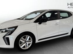 Glaciär vit Begagnad 2024 Renault Clio V Evolution Halvkombi | 169 900 kr (Marknadspris)