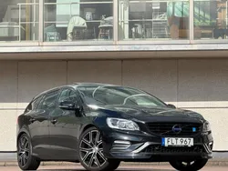 Svart Begagnad 2015 Volvo V60 R-Design Kombi | 329 900 kr