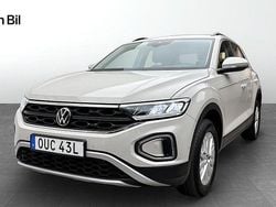 Grå (ascot grey) Begagnad 2022 VW T-Roc Life SUV | 279 900 kr (Marknadspris)