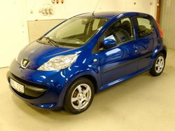 Mörkblå Begagnad 2008 Peugeot 107 S Halvkombi | 49 000 kr (Dyr)