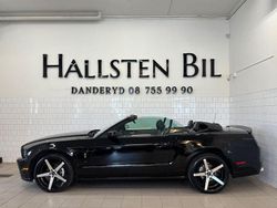 Svart Begagnad 2013 Ford Mustang Cab | 179 900 kr (Marknadspris)