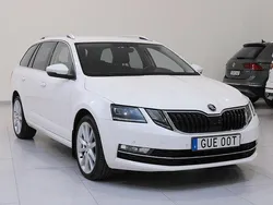 Vit Begagnad 2018 Skoda Octavia Style Kombi | 179 900 kr (Marknadspris)