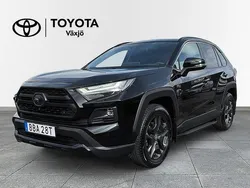 Svart Begagnad 2023 Toyota RAV4 Hybrid SUV | 439 000 kr (Marknadspris)