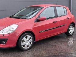 Röd Begagnad 2006 Renault Clio R.S. Halvkombi | 21 900 kr (Marknadspris)