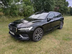 Svart Begagnad 2021 Volvo V60 Inscription Kombi | 259 000 kr (Bra pris)