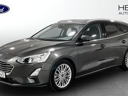 Grå (grey) Begagnad 2018 Ford Focus Titanium Kombi | 179 900 kr (Marknadspris)