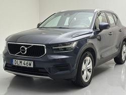 Mörkblå Begagnad 2022 Volvo XC40 Momentum SUV | 314 900 kr (Marknadspris)