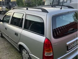 Grå Begagnad 2000 Opel Astra Kombi | 25 000 kr (Dyr)