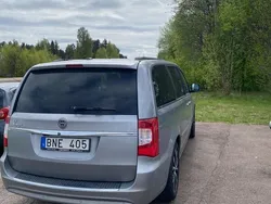 Grå Begagnad 2014 Lancia Voyager Minibuss | 90 000 kr (Bra pris)