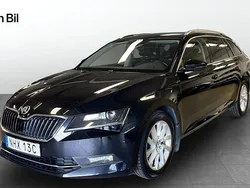 Svart Begagnad 2019 Skoda Superb Style Kombi | 259 900 kr (Marknadspris)