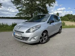 Silver Begagnad 2012 Renault Grand Scénic III Bose Edition Minibuss | 36 000 kr (Bra pris)