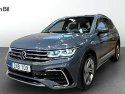 Grå (dolphin grey metallic) Begagnad 2021 VW Tiguan R-line SUV | 384 900 kr (Dyr)