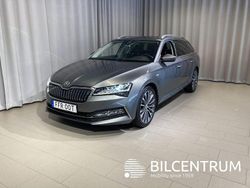 Grå Begagnad 2023 Skoda Superb LAURIN & KLEMENT Kombi | 339 900 kr (Lite dyr)