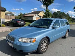 Blå Begagnad 2005 Volvo V70 Business Edition Kombi | 26 900 kr (Marknadspris)