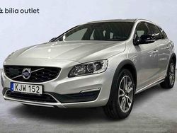 Silver Begagnad 2018 Volvo V60 CC Kombi | 269 900 kr