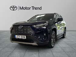 Mörkblå (blå) Begagnad 2022 Toyota RAV4 Hybrid Executive SUV | 389 900 kr (Marknadspris)