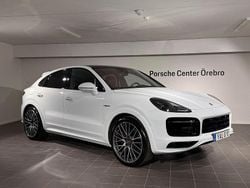 Vit Begagnad 2022 Porsche Cayenne Platinum Edition SUV | 889 000 kr (Marknadspris)