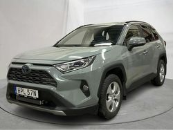 Grön Begagnad 2021 Toyota RAV4 Executive | 250 000 kr