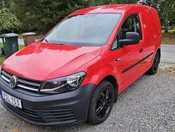 Röd Begagnad 2018 VW Caddy Minibuss | 105 000 kr (Bra pris)