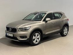 Grå Begagnad 2021 Volvo XC40 Pro SUV | 349 500 kr (Marknadspris)