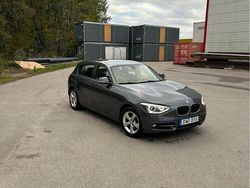 Grå Begagnad 2015 BMW 118 Sport Line Halvkombi | 122 000 kr (Bra pris)