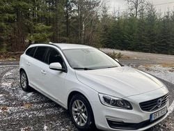 Begagnad 2017 Volvo V60 Kombi | 169 900 kr (Marknadspris)