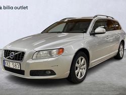 Ljusgrå Begagnad 2010 Volvo V70 Momentum Kombi | 49 900 kr (Superpris)