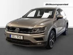 Ljusbrun Begagnad 2019 VW Tiguan Comfortline SUV | 244 000 kr (Marknadspris)