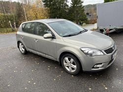 Silver Begagnad 2010 Kia Ceed Halvkombi | 45 000 kr (Bra pris)