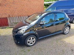 Svart Begagnad 2013 Toyota Aygo Halvkombi | 30 000 kr (Superpris)