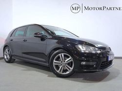 Svart Begagnad 2015 VW Golf VII R-line Halvkombi | 159 900 kr (Marknadspris)