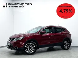 Röd Begagnad 2015 Nissan Qashqai 360º SUV | 144 900 kr (Marknadspris)