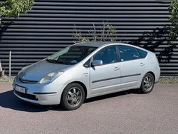 Silver Begagnad 2006 Toyota Prius Halvkombi | 99 900 kr (Dyr)